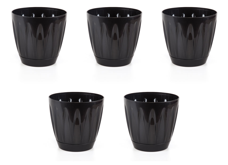 Black Plastic Plant Pots. Indoor / Outdoor Flower Pots with Drainage.