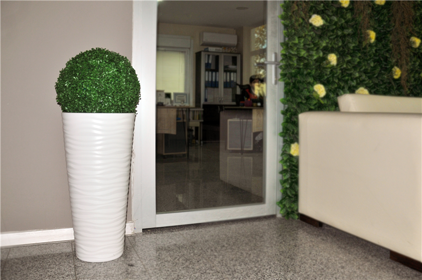 Large Tall Flower Pot. (58cm)