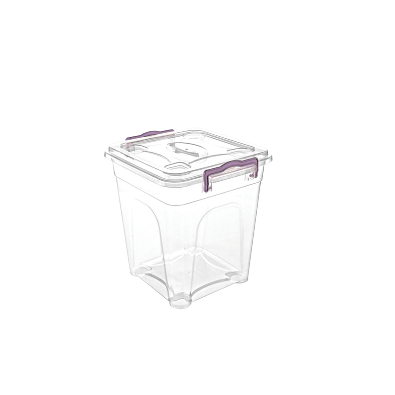 5x Plastic Storage Box With Lid - 7L